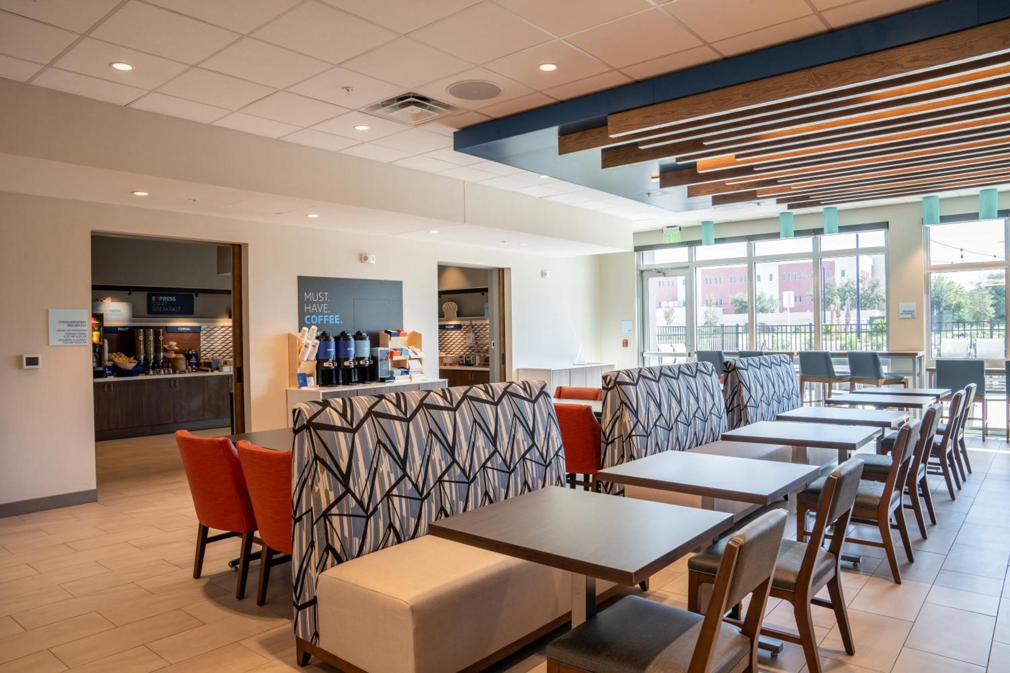 Holiday Inn Express & Suites Fort Walton Beach - Eglin Area By Ihg Buitenkant foto