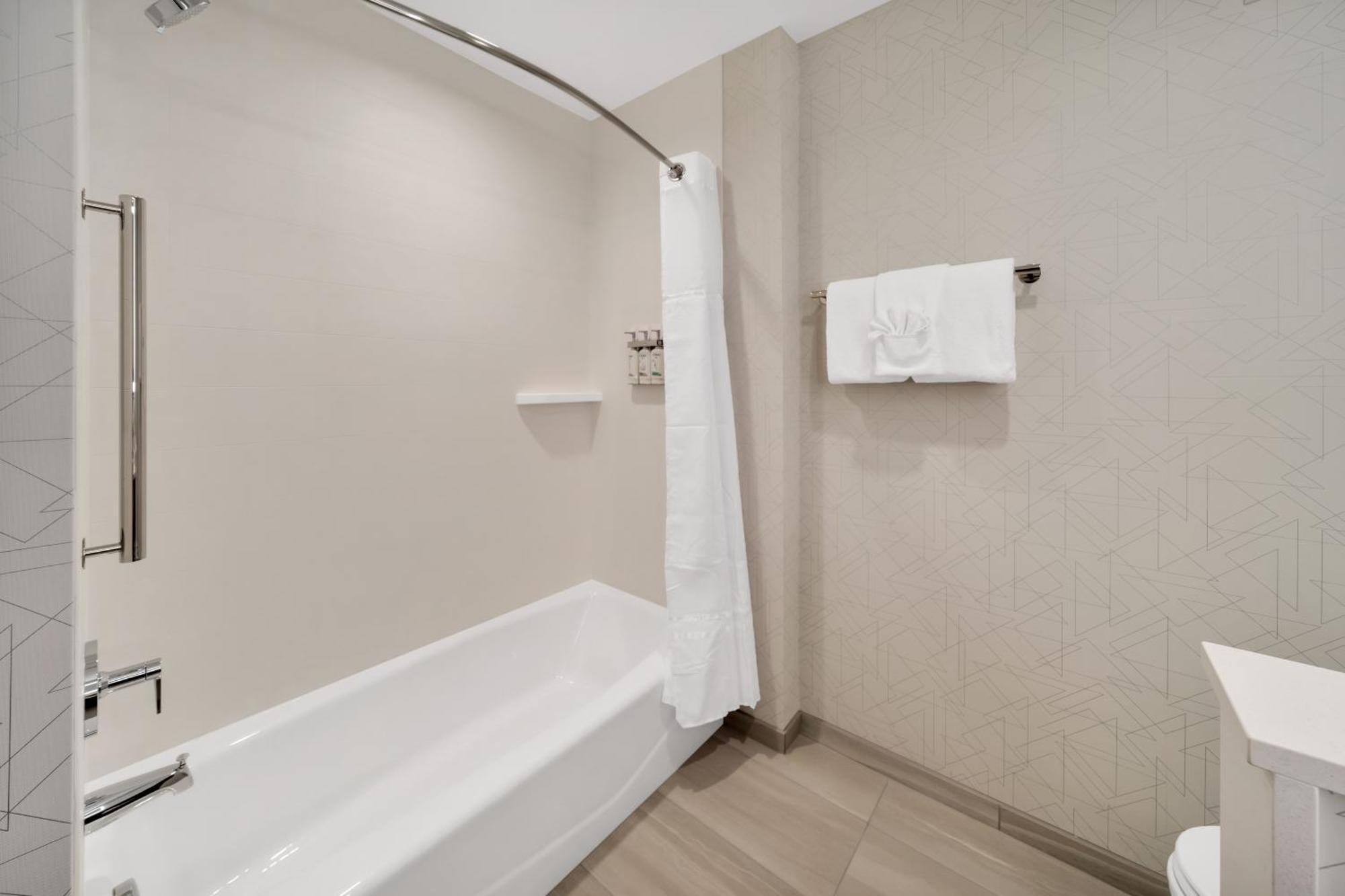 Holiday Inn Express & Suites Fort Walton Beach - Eglin Area By Ihg Buitenkant foto